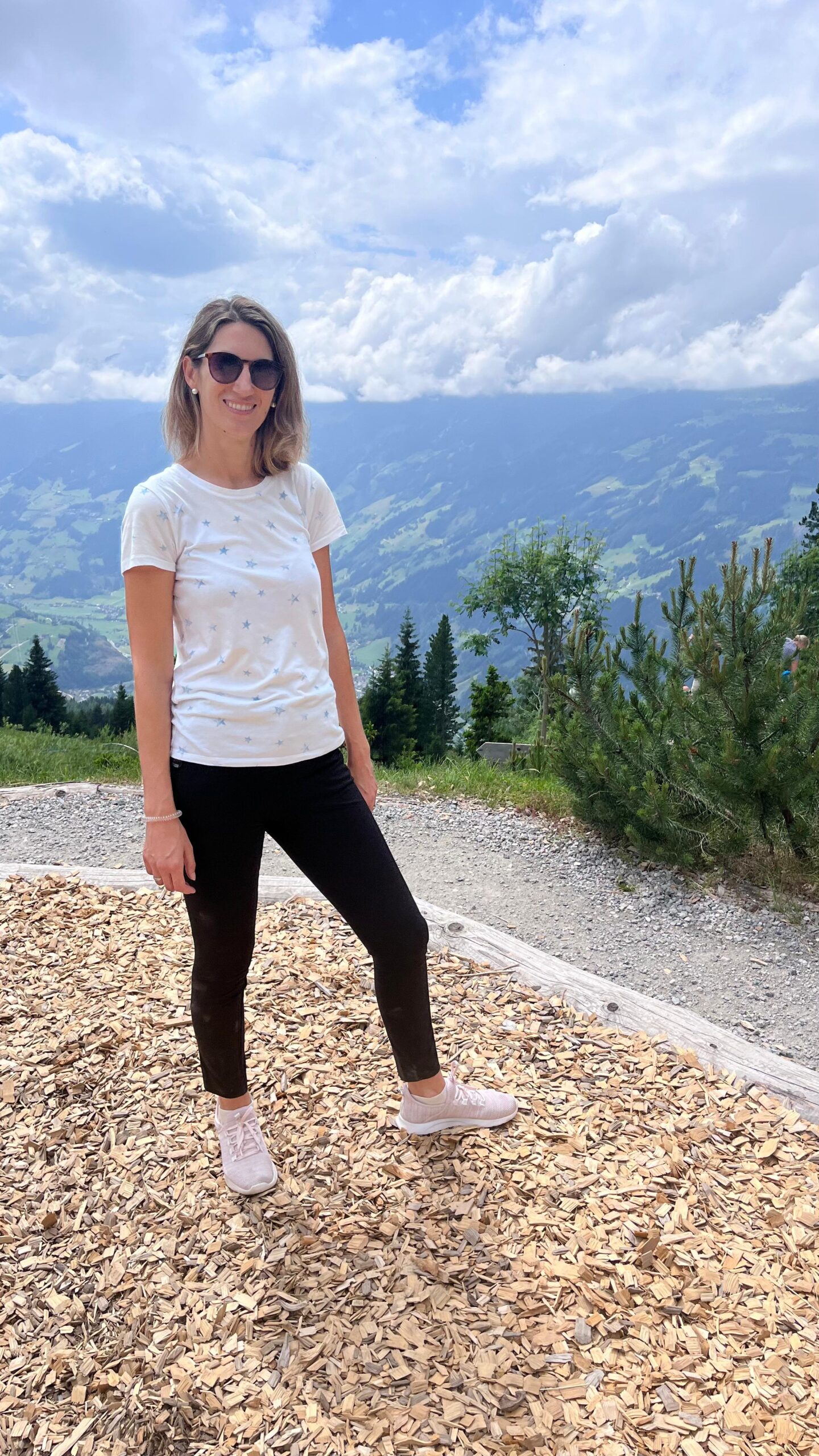 Katharina Ziegler in den Bergen Katharina Ziegler in den Bergen