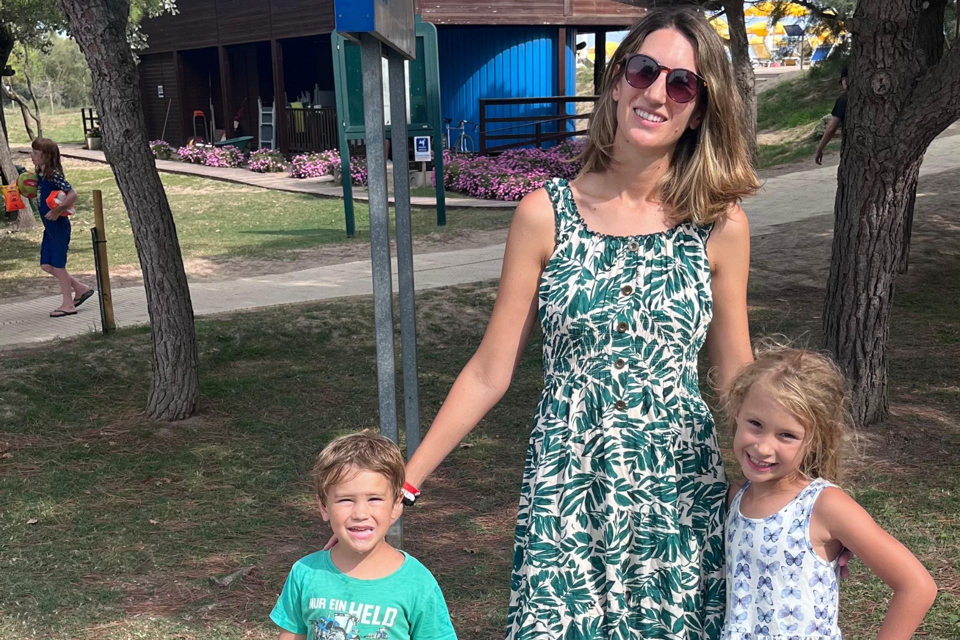 Katharina Ziegler mit ihren Kindern beim Ausflug Katharina Ziegler mit ihren Kindern beim Ausflug